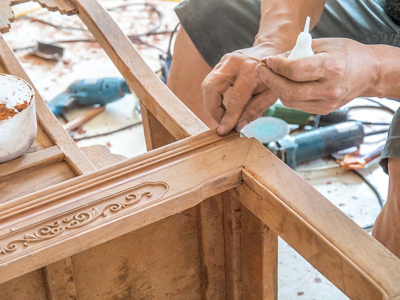 弥勒旧家具翻新改色怎么做